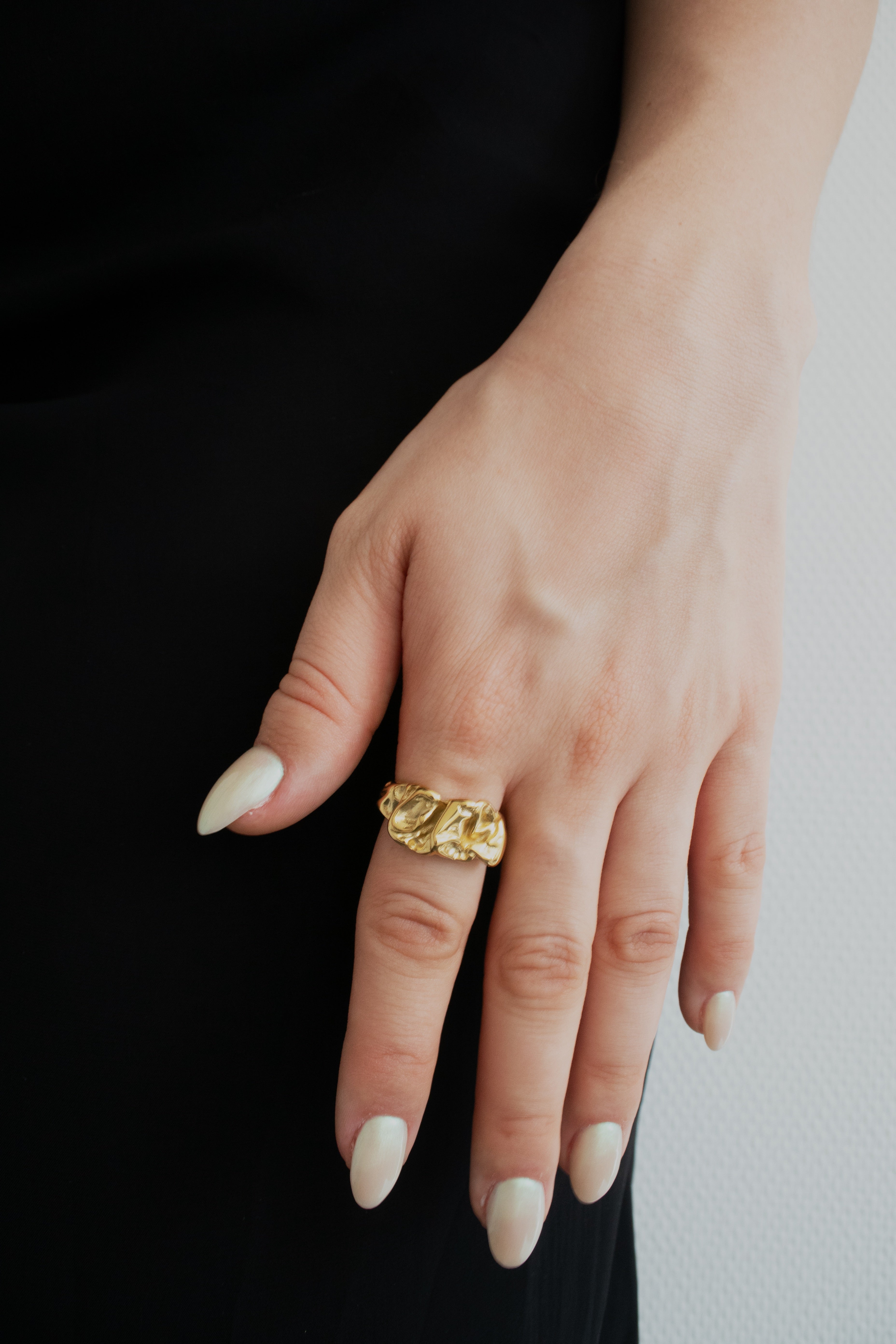 Sculptural jewelry
