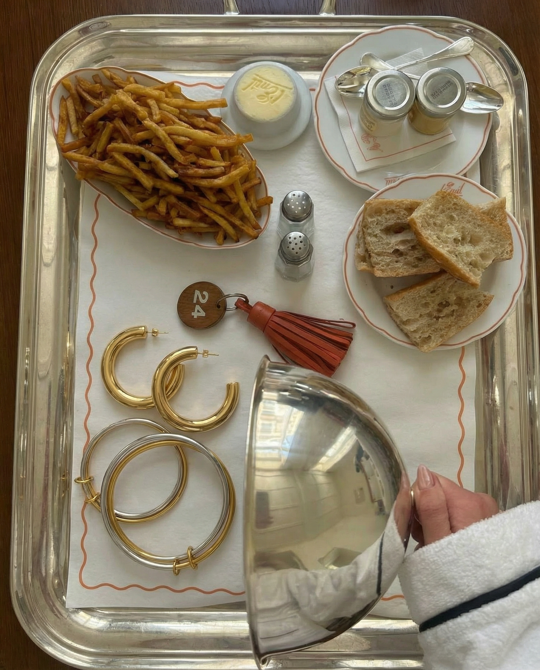 Room service | Earrings