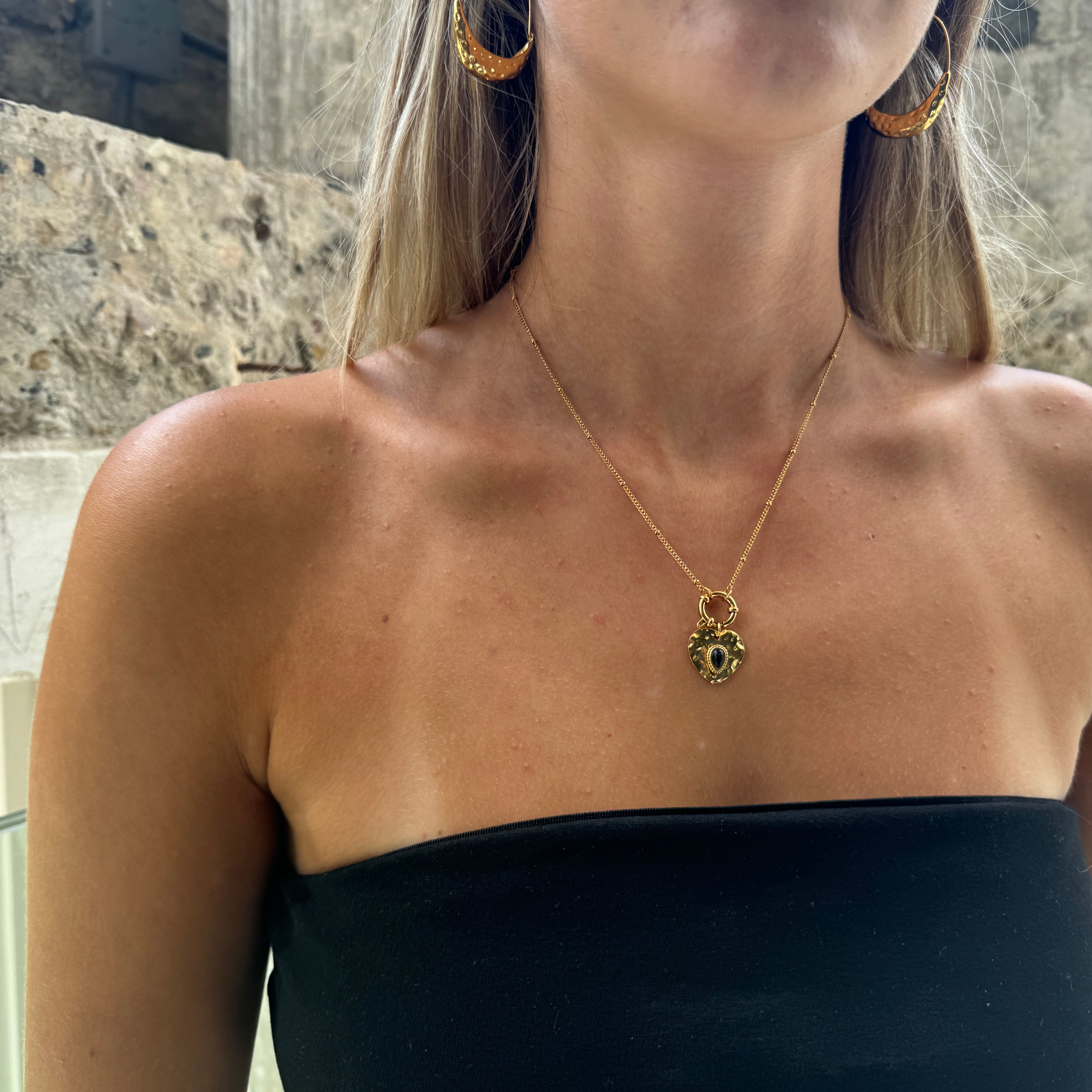 minimalistic necklaces