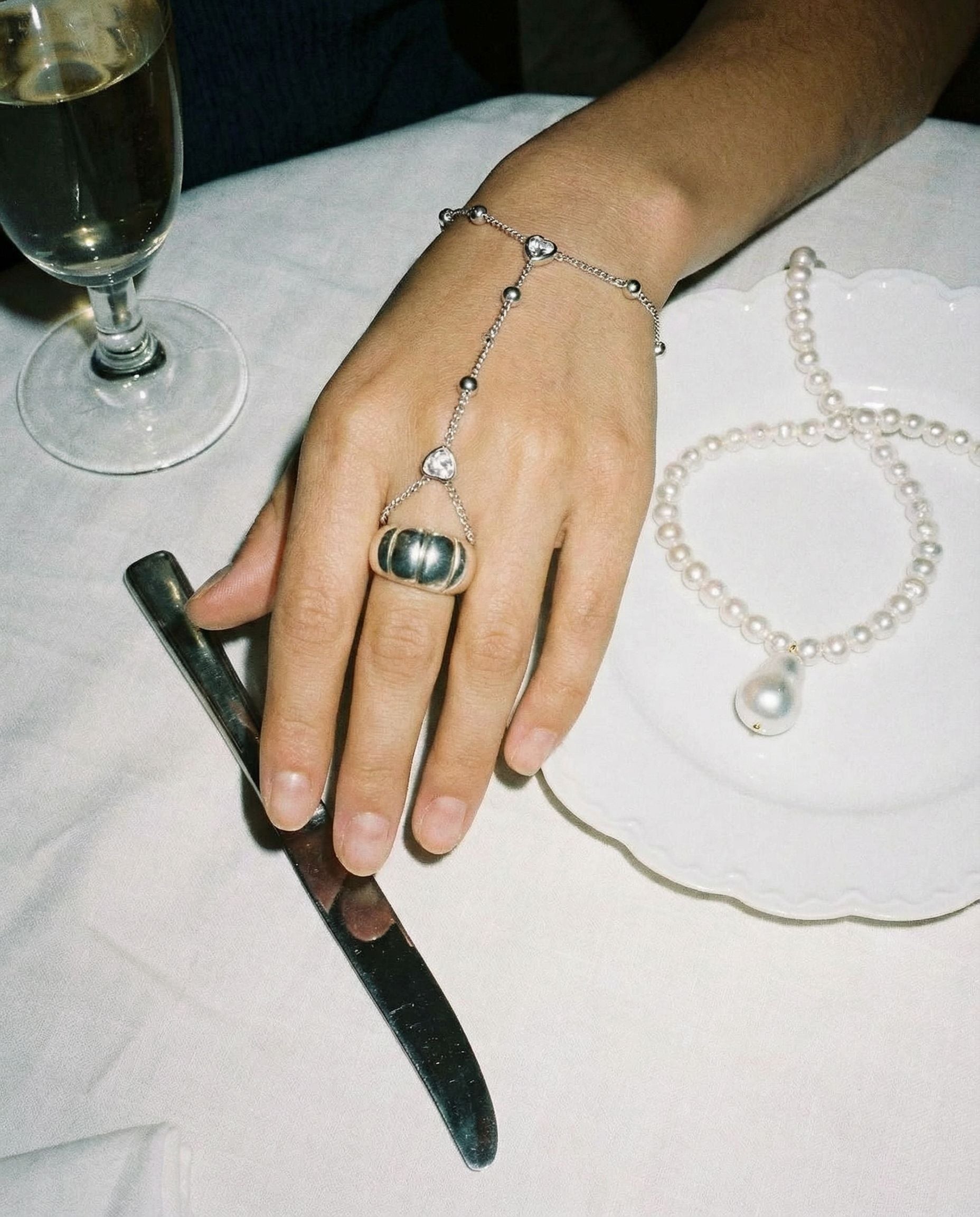 Agnes hand chain