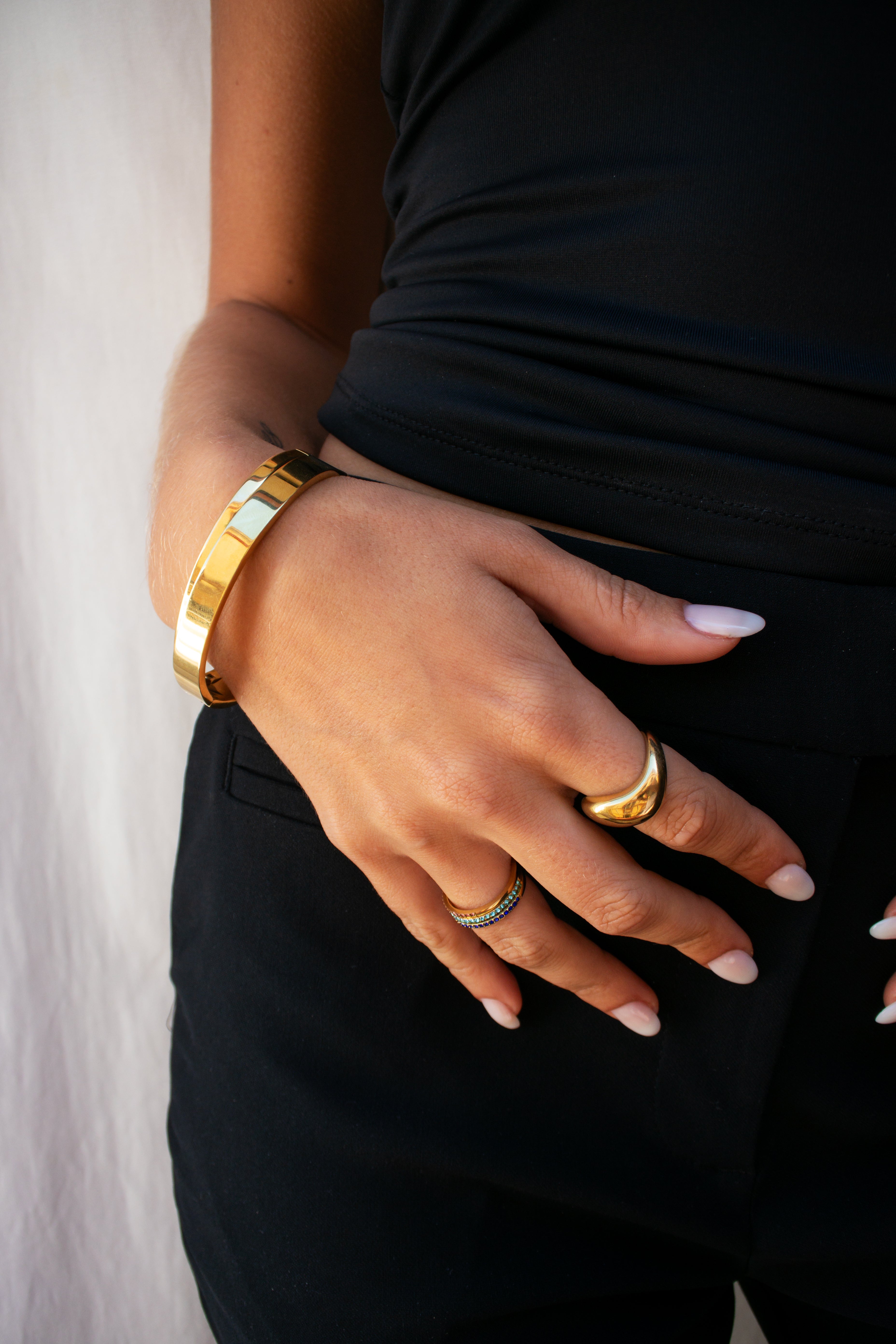 Minimalistic rings