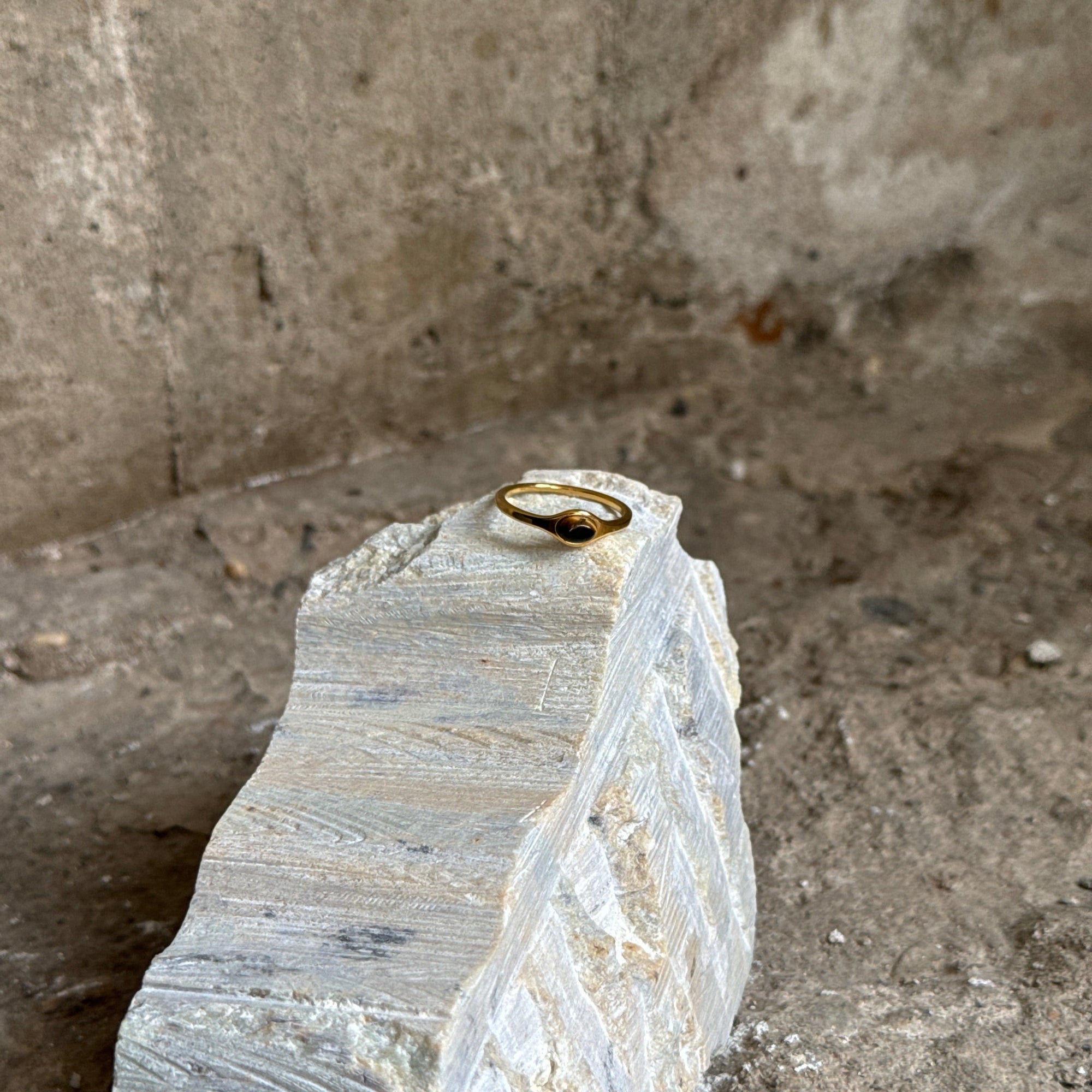 Thea ring