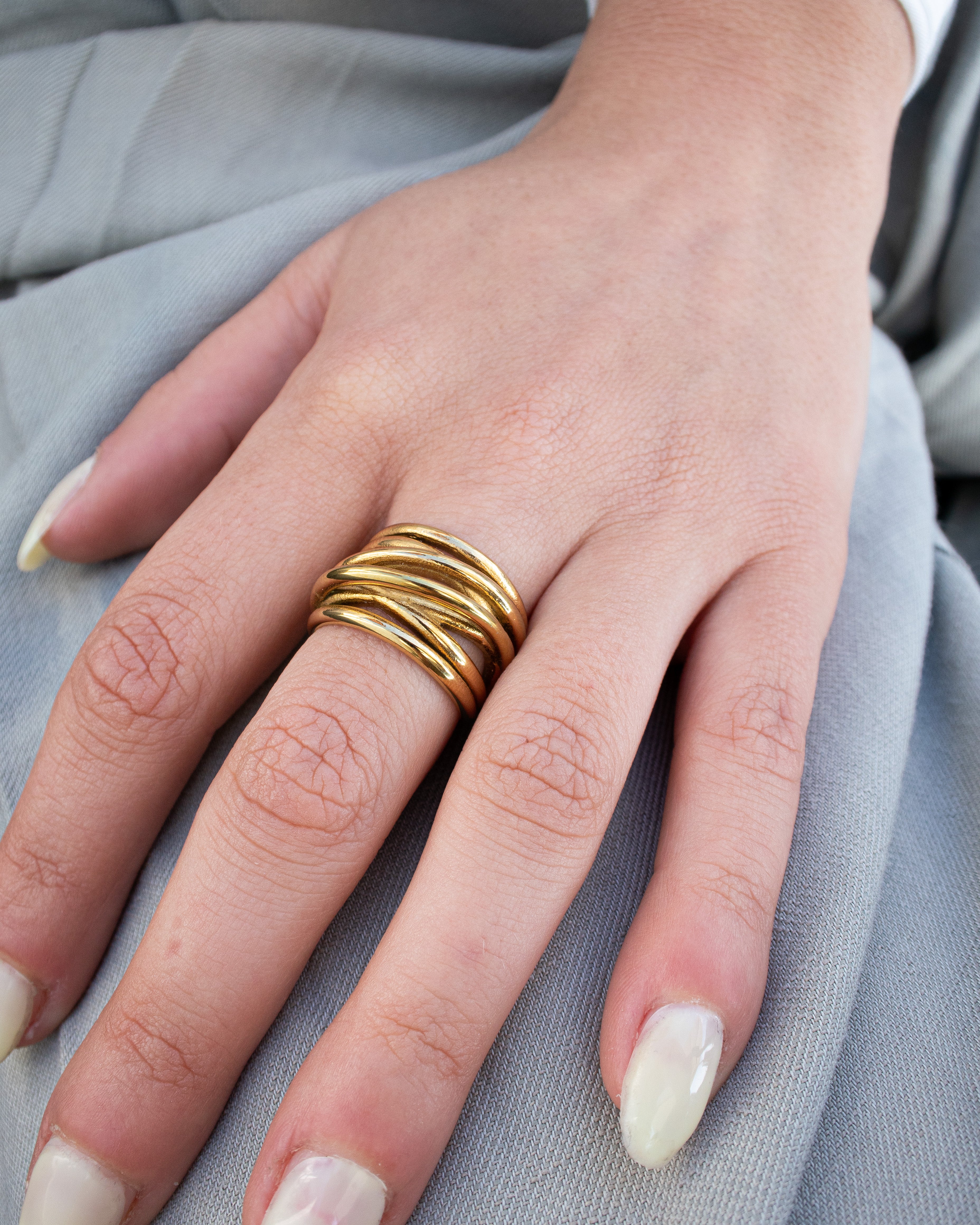 Amadora ring