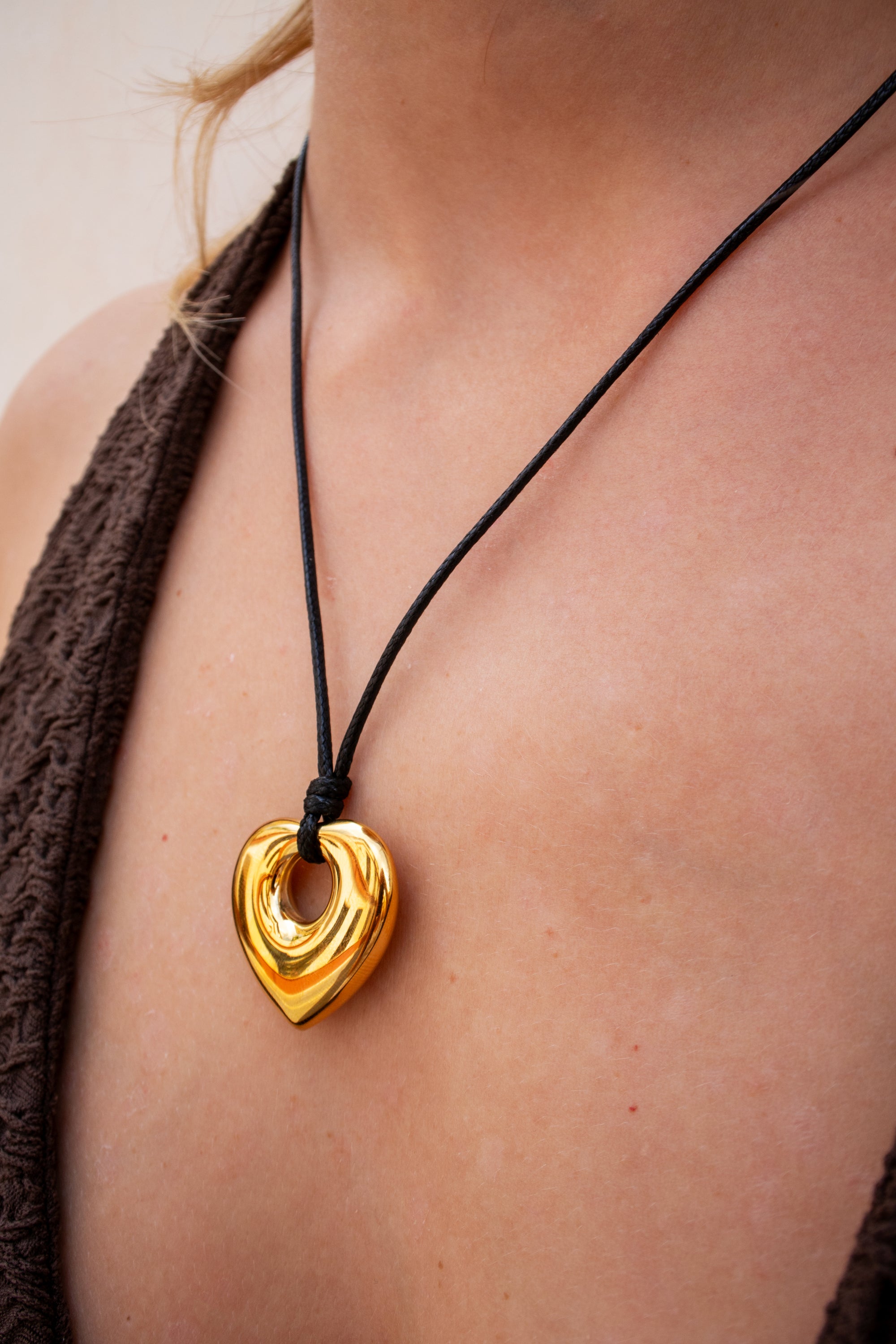 Luv necklace