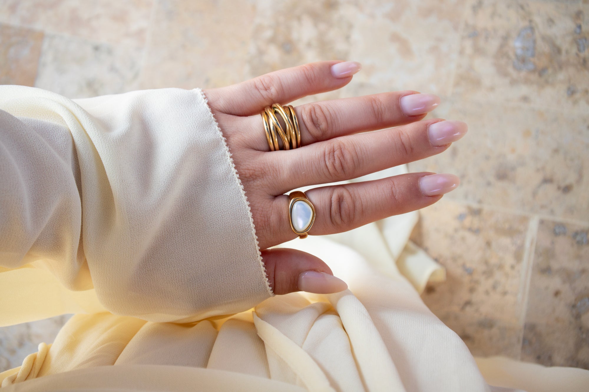 Amadora ring