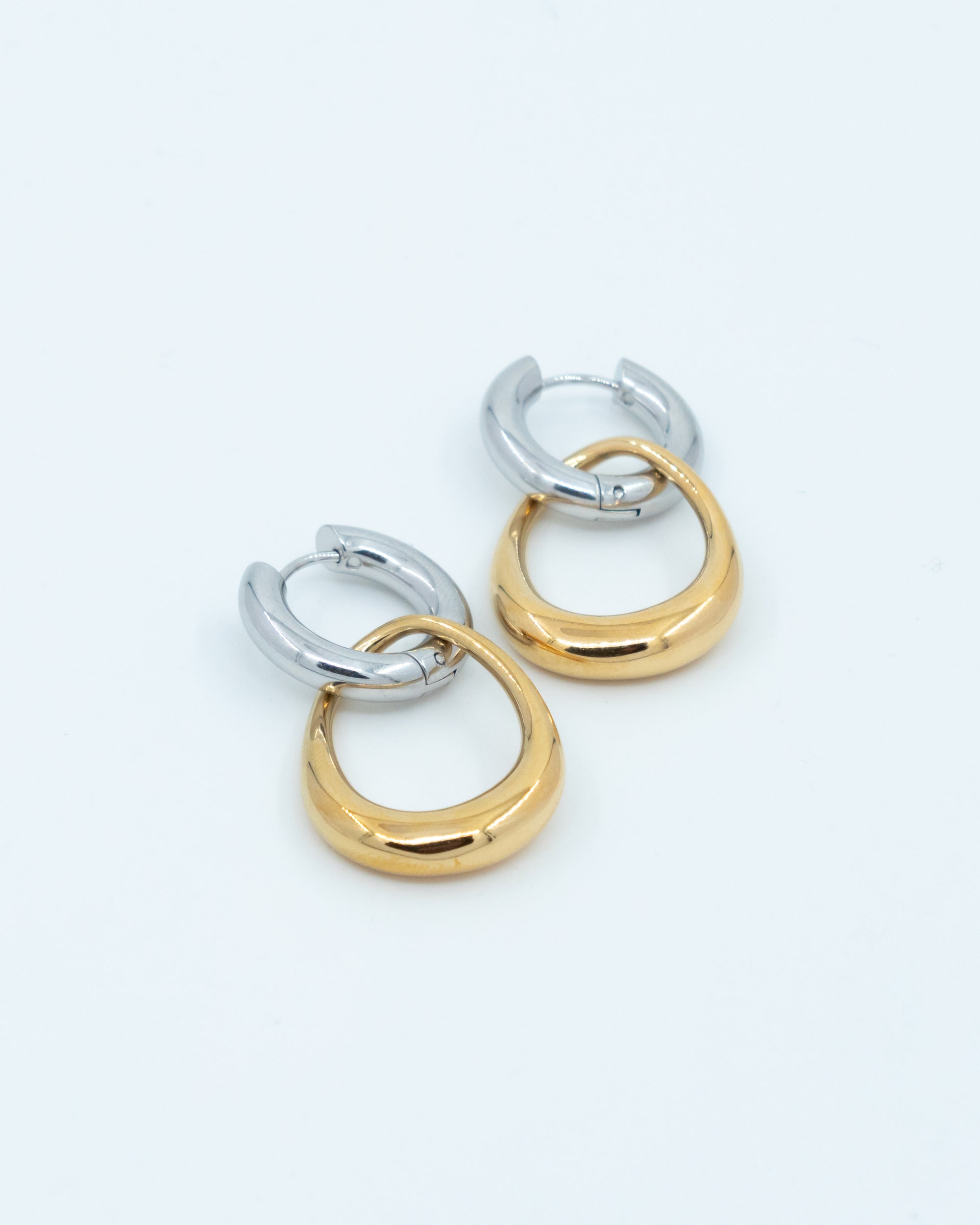 Échantillons de boucles d'oreilles