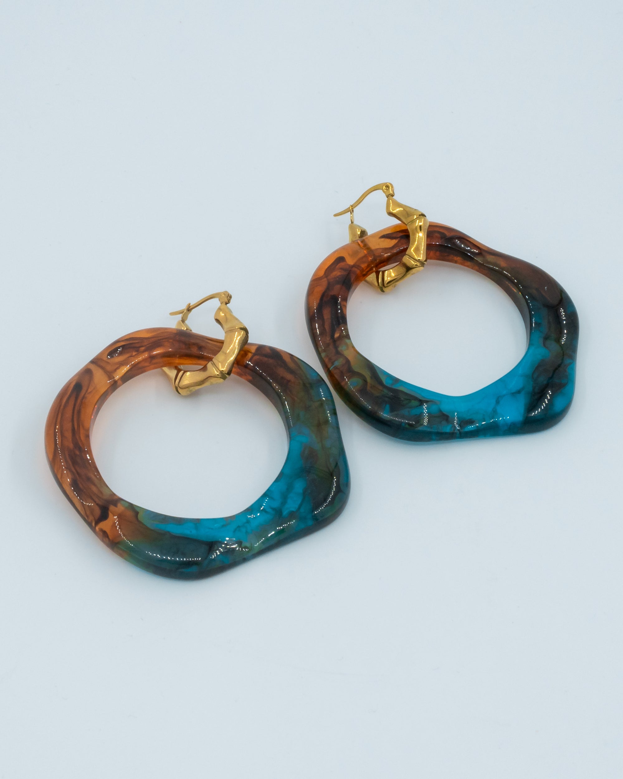 Échantillons de boucles d'oreilles