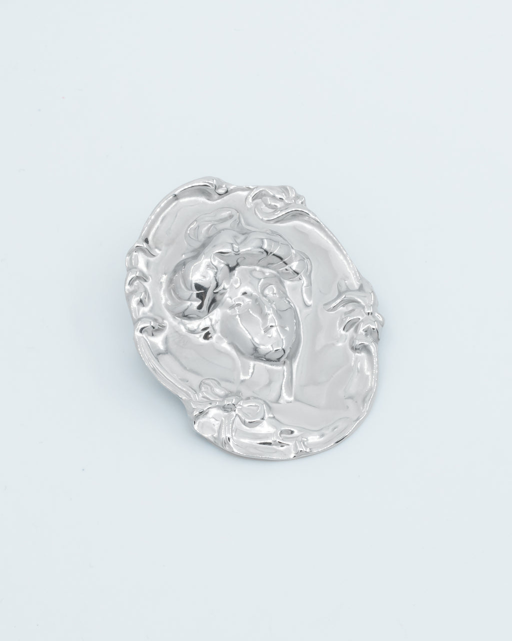 Afrodite brooch