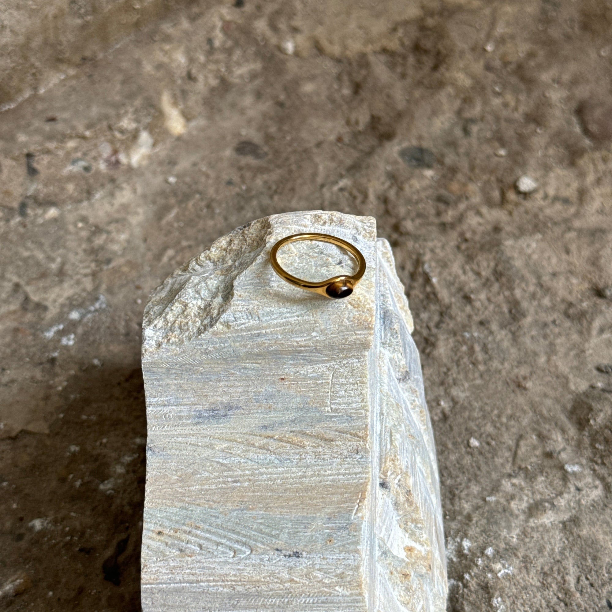 Thea ring