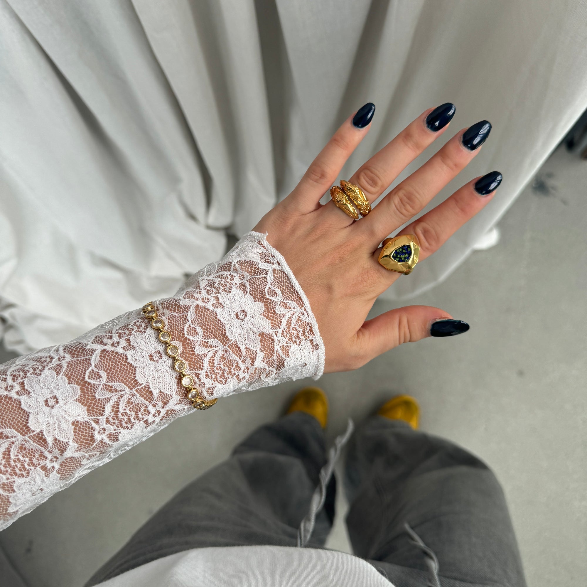 Daisy bracelet
