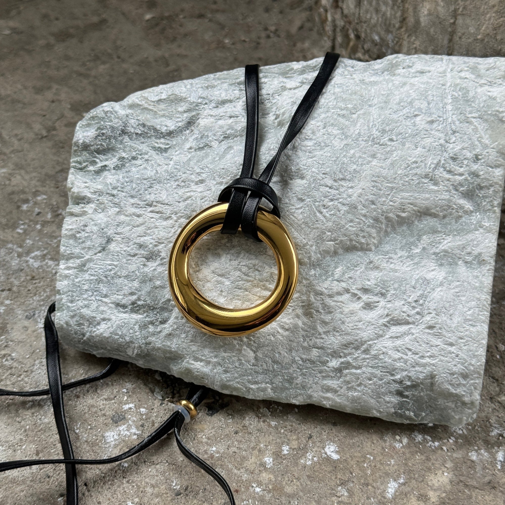 Oilien necklace