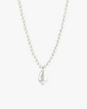 Aprilia necklace