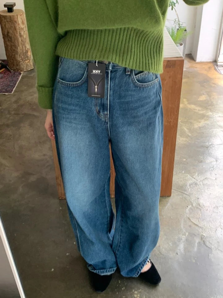 Wide dad jeans