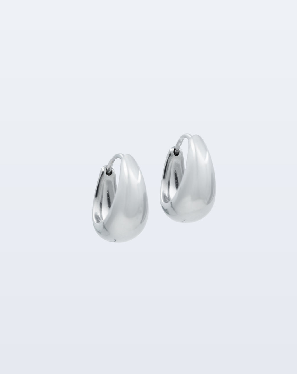 Basic B earrings