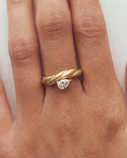 Hoela ring