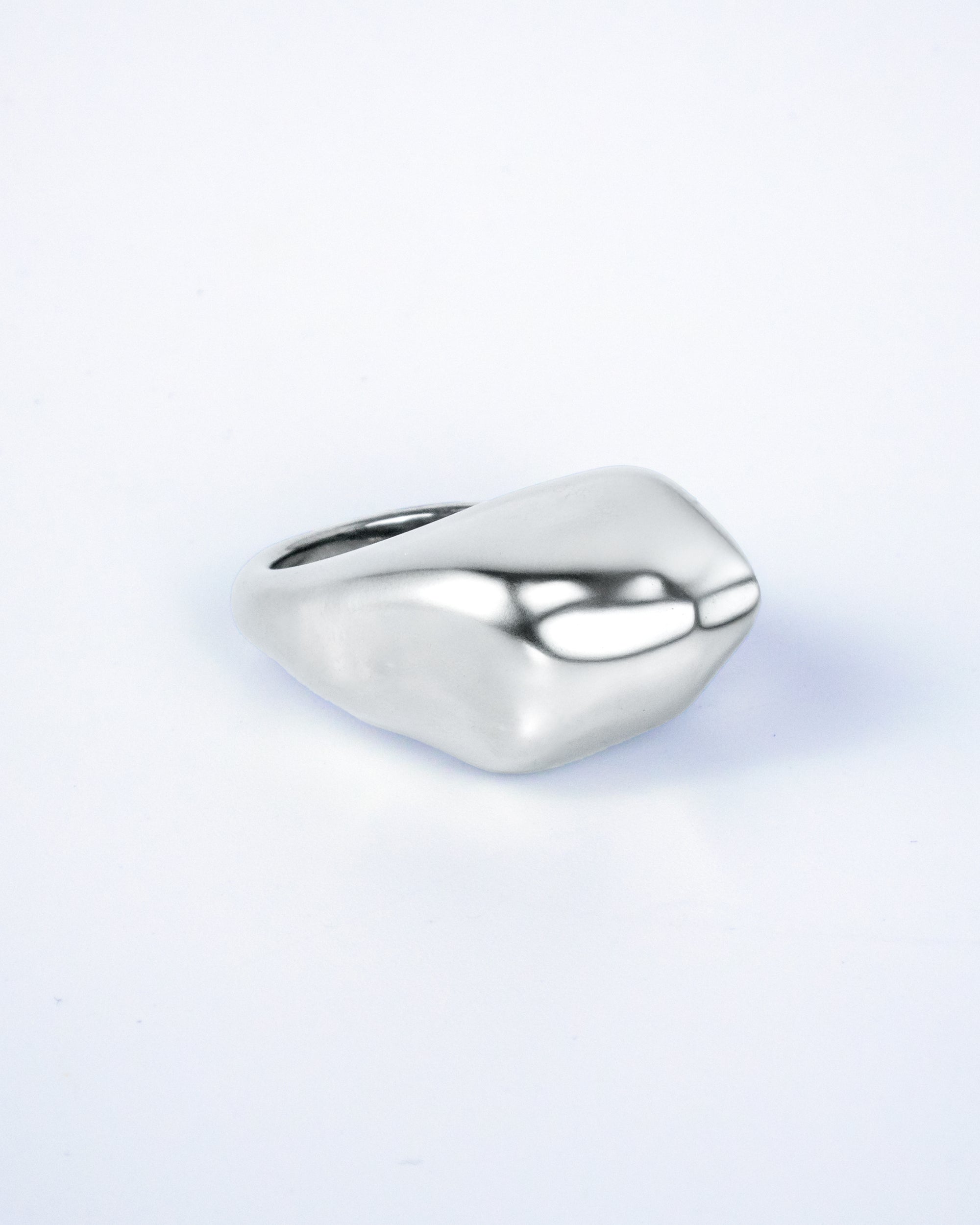 Inaya ring